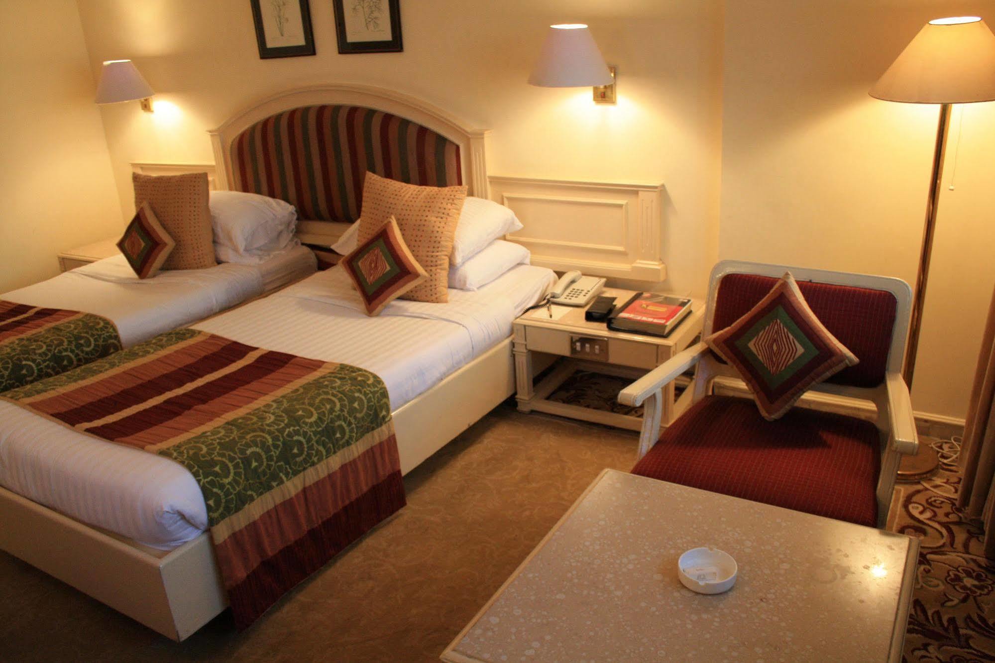 Hotel Bawa International Мумбаї Екстер'єр фото