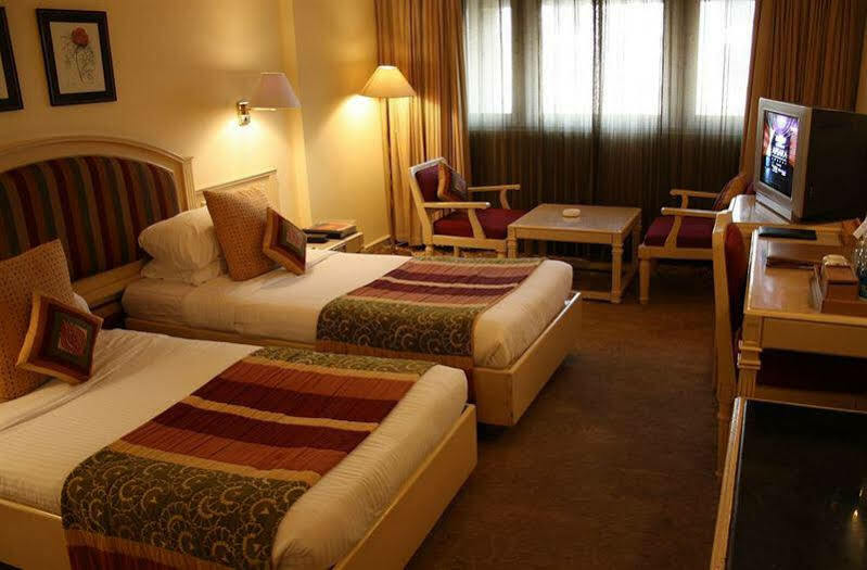 Hotel Bawa International Мумбаї Екстер'єр фото